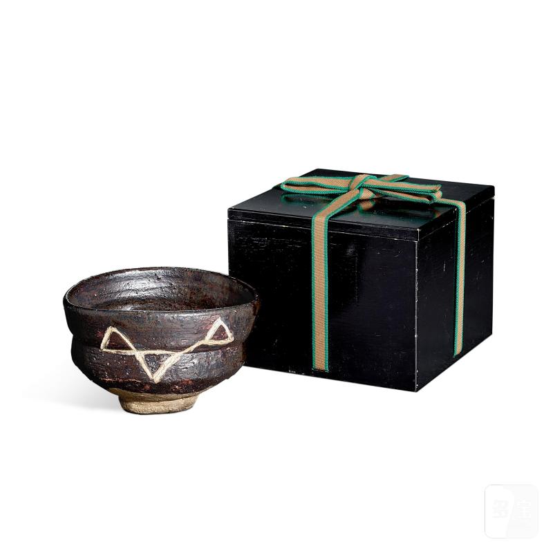A black oribe tea bowl, Japan, Edo period, 17th century | 日本 江戶時期 十七世紀 黑織部燒茶盌